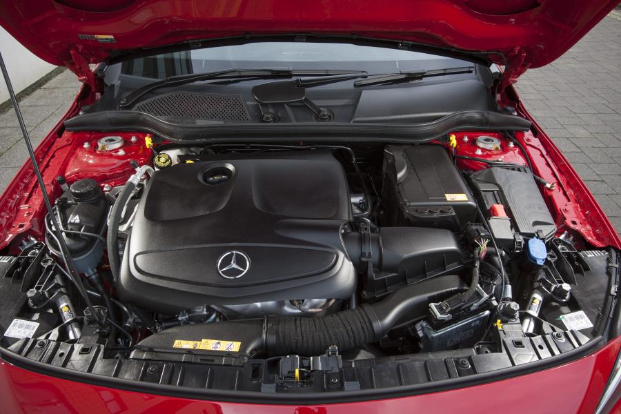  Mercedes-Benz GLA250 AMG 2014 года  (UK) (фото 38 из 52)